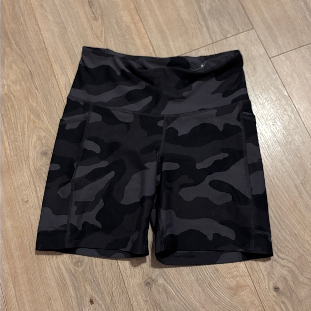 Old Navy Active Biker Shorts Black and Gray Camo Shorts